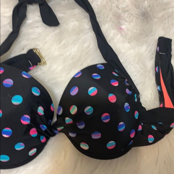 Bikini - Picture 2 of 4